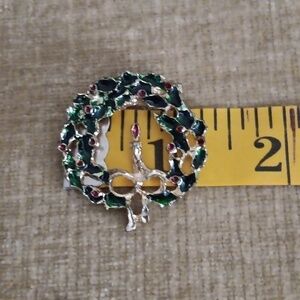 Gold Tone Candle Wreath Pin